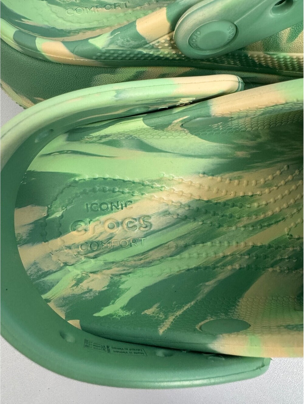 Crocs Classic Crush Marbled Platform Clogs Jade Green Multi - Mens 5 | Womens 7 - Picture 7 of 8